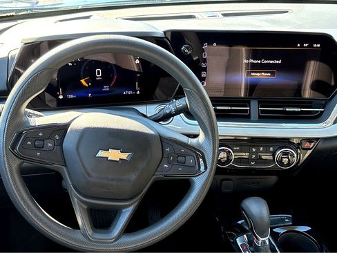 Used 2024 Chevrolet Trax LT image 4