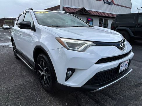 Used 2016 Toyota RAV4 SE AWD/4WD image 3