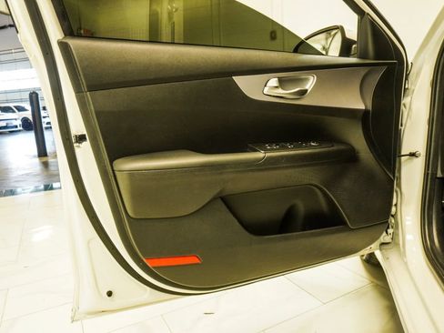 Used 2024 Kia Forte LXS FWD image 17