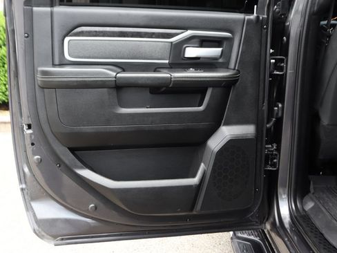 Used 2022 RAM 2500 Big Horn w/ Night Edition AWD/4WD image 36