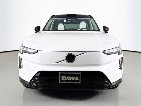 New 2025 Volvo EX90 Plus w/ Protection Package Premier image 2