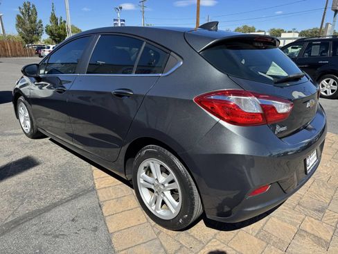 Used 2017 Chevrolet Cruze LT FWD image 4