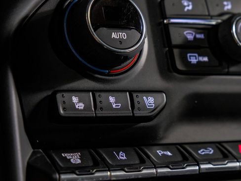 Used 2022 Chevrolet Silverado 2500 LTZ w/ LTZ Plus Package image 26