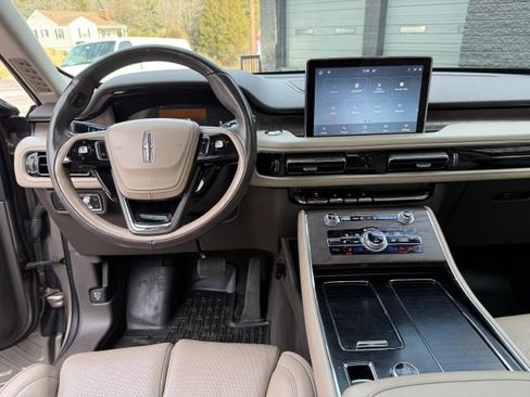 Used 2020 Lincoln Aviator Reserve w/ Equipment Group 202A image 35