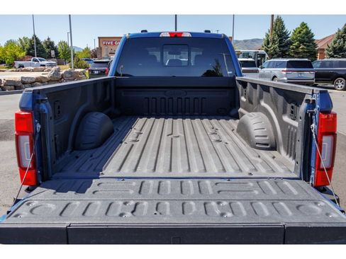 Used 2022 Ford F350 Platinum AWD/4WD image 8