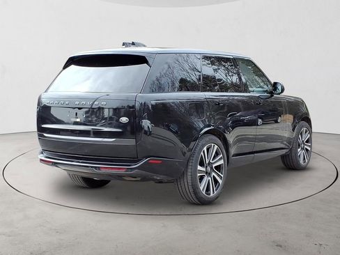 Used 2023 Land Rover Range Rover SE image 5