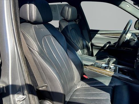 Used 2018 BMW X5 xDrive50i w/ M Sport Package image 30