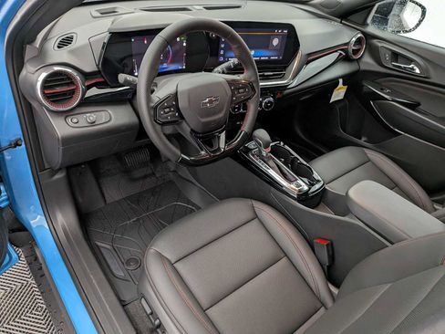 New 2026 Chevrolet Trax RS image 2