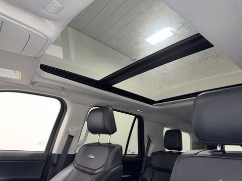 Used 2025 Ford Expedition Platinum AWD/4WD image 14