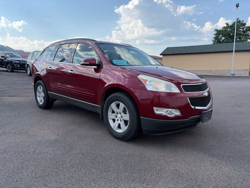 Used 2011 Chevrolet Traverse LT w/ Personal Connectivity Package AWD/4WD image 4