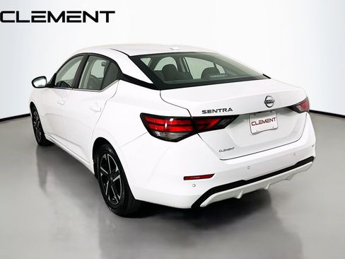 Used 2025 Nissan Sentra SV FWD image 10