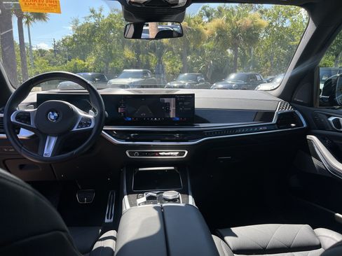 Used 2025 BMW X5 xDrive40i w/ M Sport Package AWD/4WD image 29