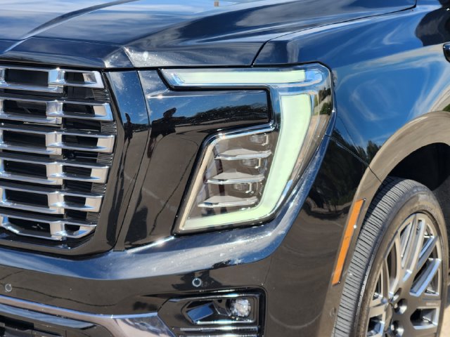 Used 2026 GMC Yukon Denali Ultimate w/ LPO, Floor Liner Package AWD/4WD image 9