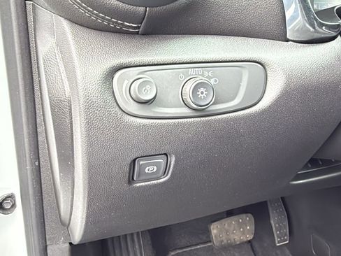 Used 2023 Chevrolet Blazer LT w/ Driver Confidence Package image 11