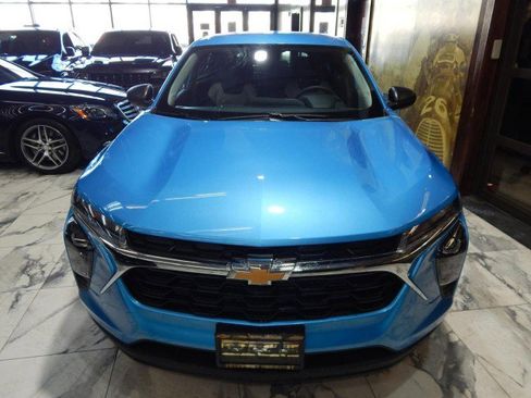 Used 2026 Chevrolet Trax LS image 3