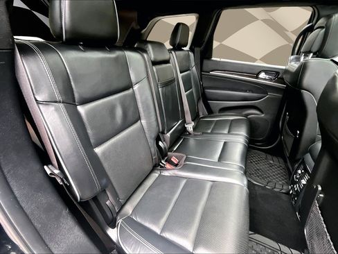 Used 2019 Jeep Grand Cherokee Overland image 27