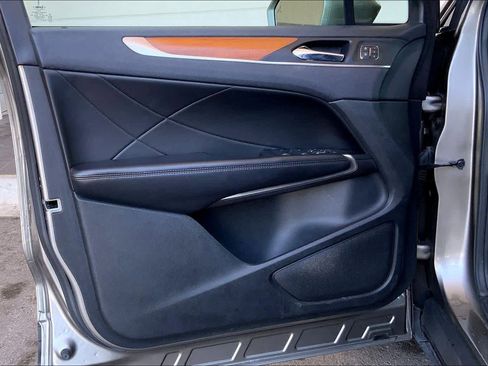 Used 2016 Lincoln MKC Reserve image 22