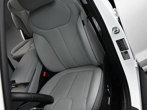 Certified 2025 Hyundai Palisade SEL AWD/4WD image 14