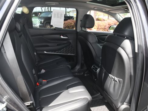 Used 2023 Hyundai Santa Fe SEL w/ Premium Package image 19