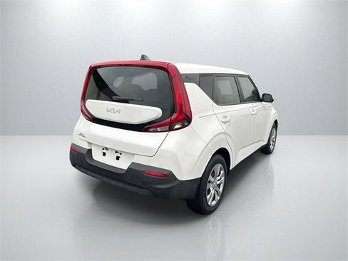 Certified 2022 Kia Soul LX image 7