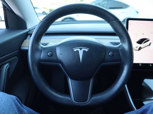 Used 2018 Tesla Model 3 Long Range image 15