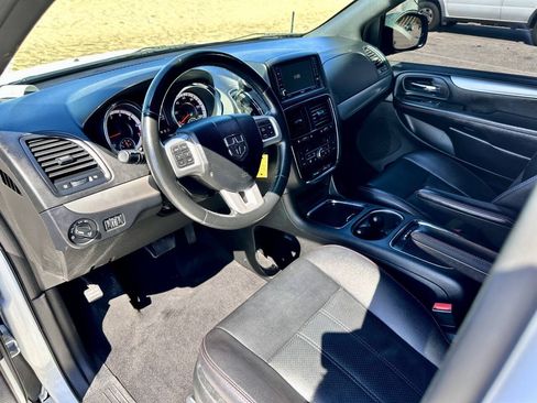 Used 2019 Dodge Grand Caravan GT FWD image 7