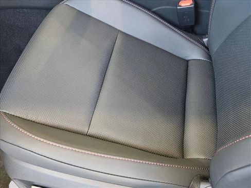 New 2026 Toyota Prius Plug-In Hybrid FWD image 4