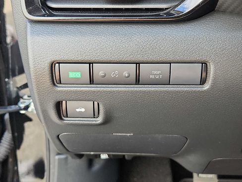 Used 2023 Nissan Sentra SR w/ Midnight Edition Package FWD image 24