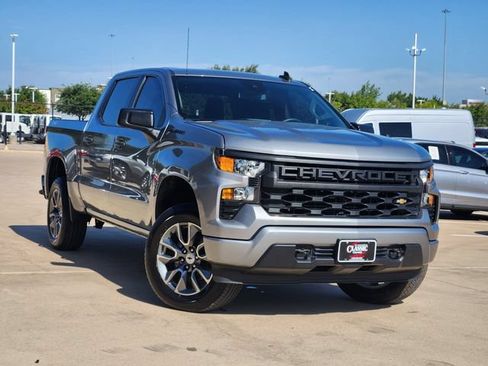 Used 2023 Chevrolet Silverado 1500 Custom AWD/4WD image 2