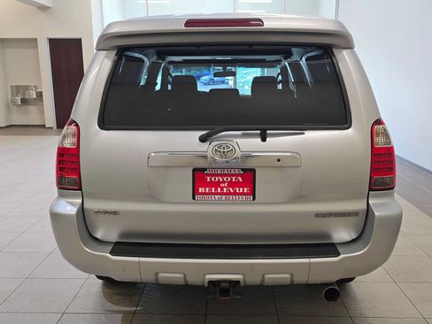 Used 2006 Toyota 4Runner SR5 AWD/4WD image 5