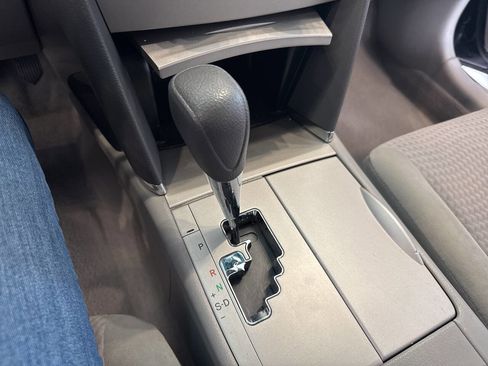 Used 2010 Toyota Camry LE image 23