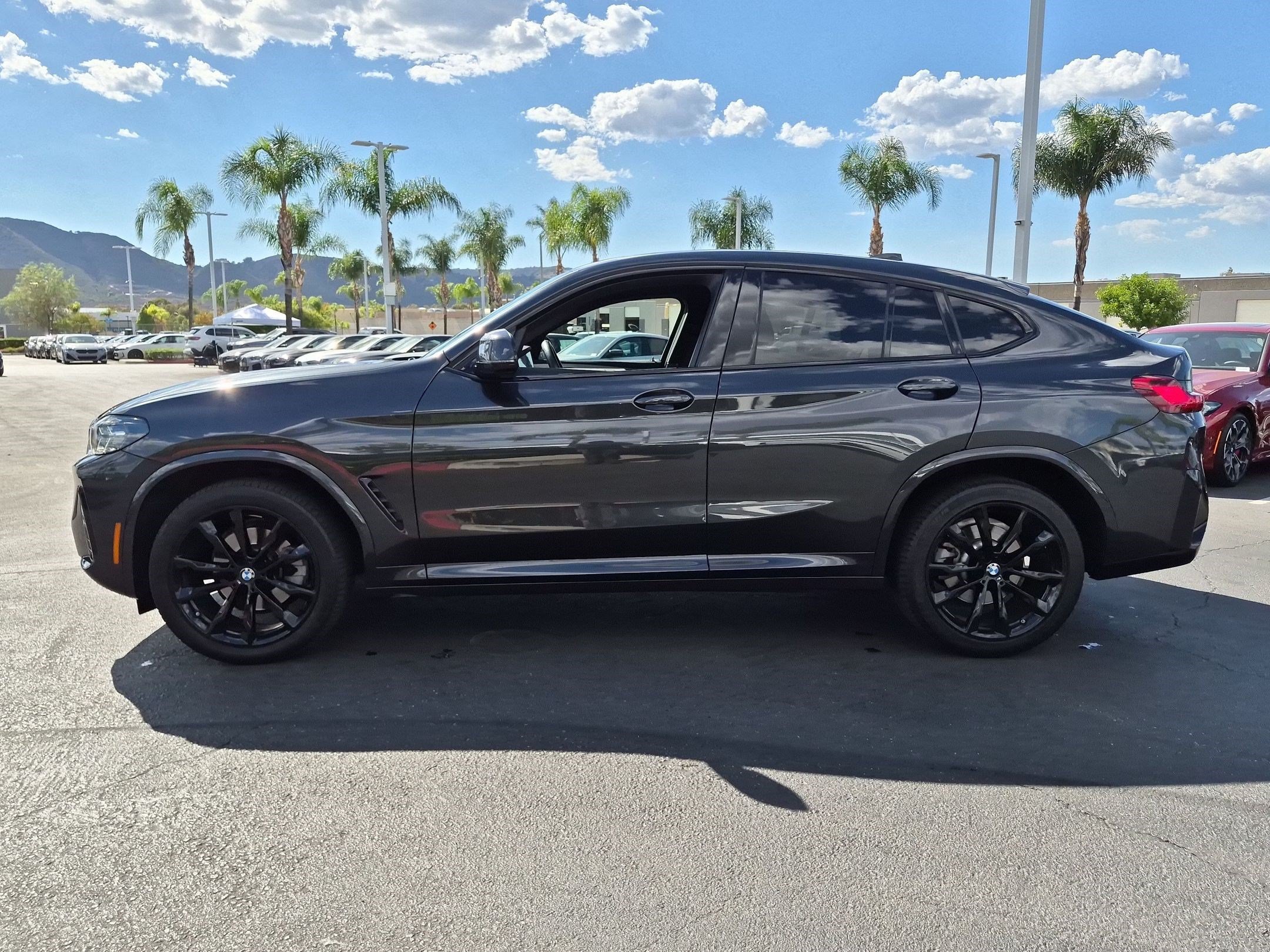 Used 2025 BMW X4 xDrive30i w/ Premium Package AWD/4WD image 7