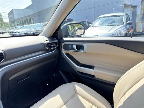 Used 2022 Ford Explorer XLT w/ Equipment Group 202A image 23