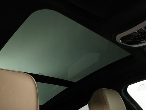 Certified 2026 Porsche Macan AWD/4WD image 25