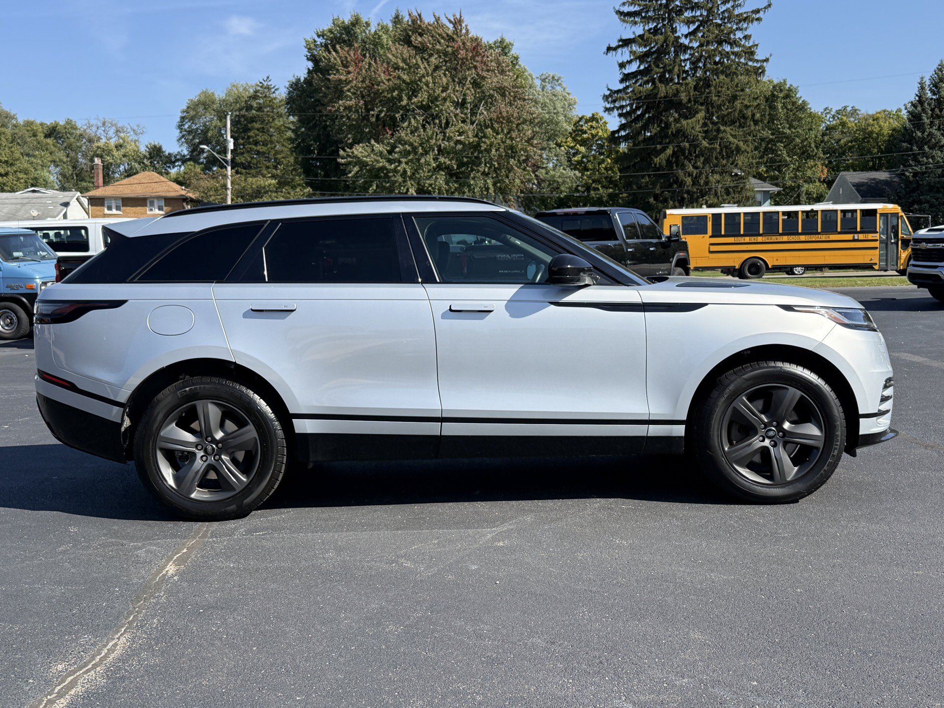 Used 2025 Land Rover Range Rover Velar Dynamic SE AWD/4WD image 9