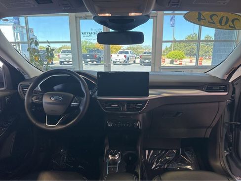 Used 2024 Ford Escape Platinum AWD/4WD image 17