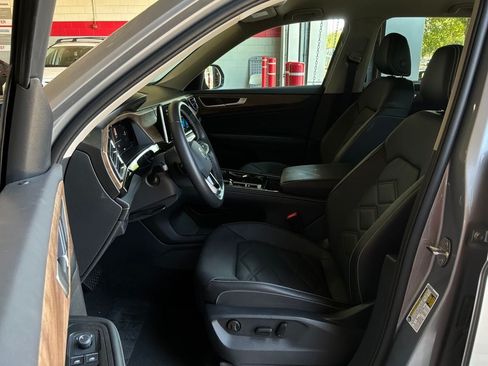 Used 2026 Volkswagen Atlas SE FWD image 10