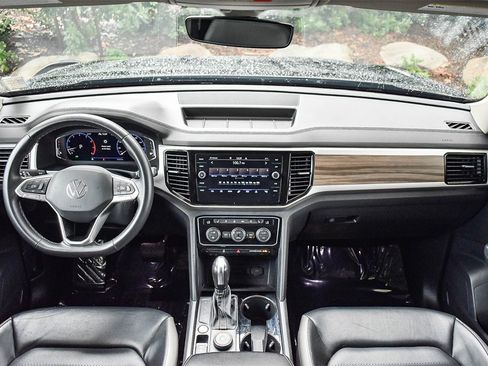 Used 2021 Volkswagen Atlas SEL Premium image 12