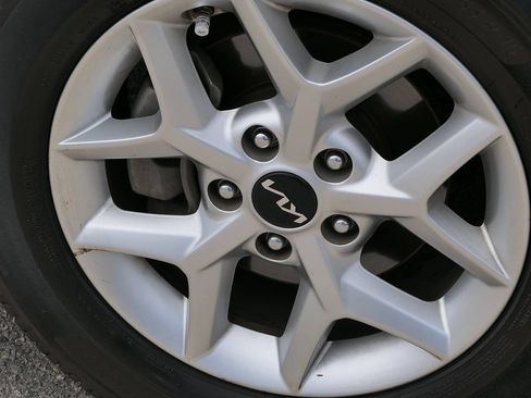 Used 2022 Kia Soul LX w/ Technology Package FWD image 10
