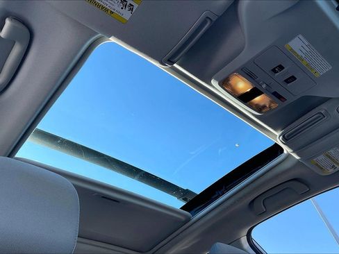 Used 2018 Subaru Forester 2.5i Premium image 12