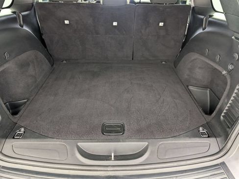 Used 2020 Jeep Grand Cherokee Laredo RWD image 27