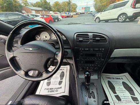 Used 2004 Ford Thunderbird image 17