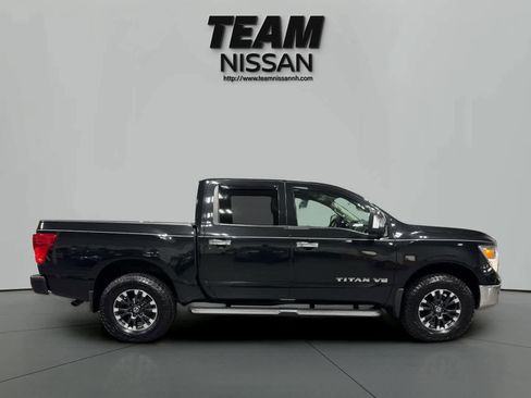 Used 2019 Nissan Titan SL w/ Off-Road Package image 8