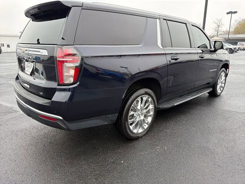 Used 2023 Chevrolet Suburban LT w/ Luxury Package image 7