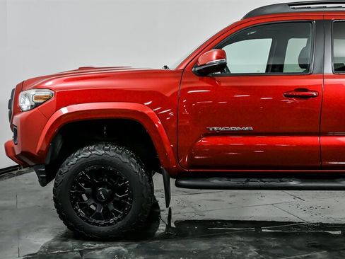 Used 2017 Toyota Tacoma TRD Sport w/ Premium & Technology Package image 6