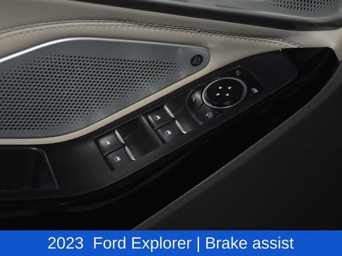 Used 2023 Ford Explorer Platinum w/ Premium Technology Package RWD image 22