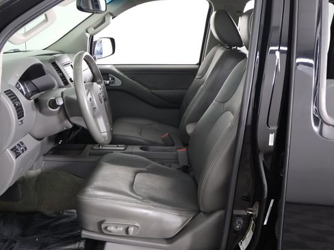Used 2014 Nissan Frontier SL w/ SL Moonroof Package AWD/4WD image 30