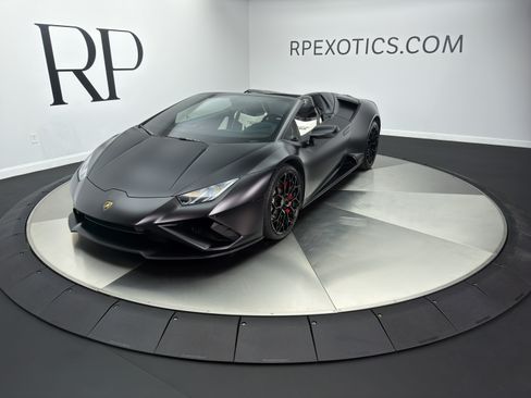 Used 2021 Lamborghini Huracan EVO RWD image 1