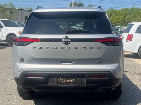 Used 2025 Nissan Pathfinder SV AWD/4WD image 12