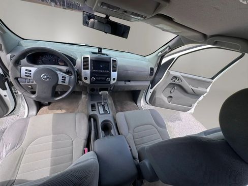 Used 2014 Nissan Frontier S RWD image 9